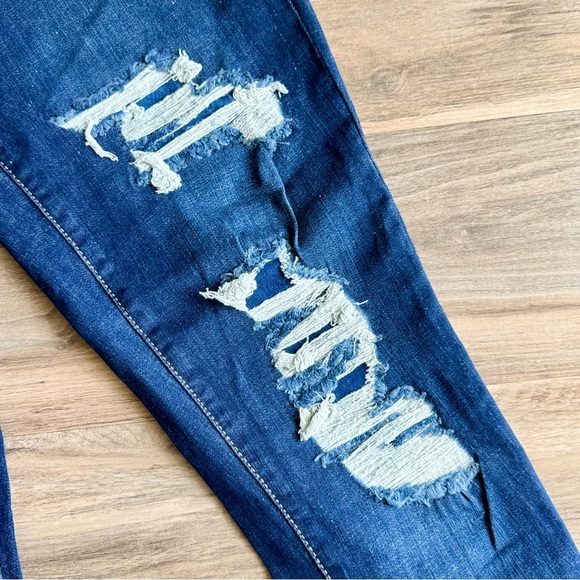 SO Juniors High Rise Distressed Jegging – Size 7/28W - Picture 6 of 10